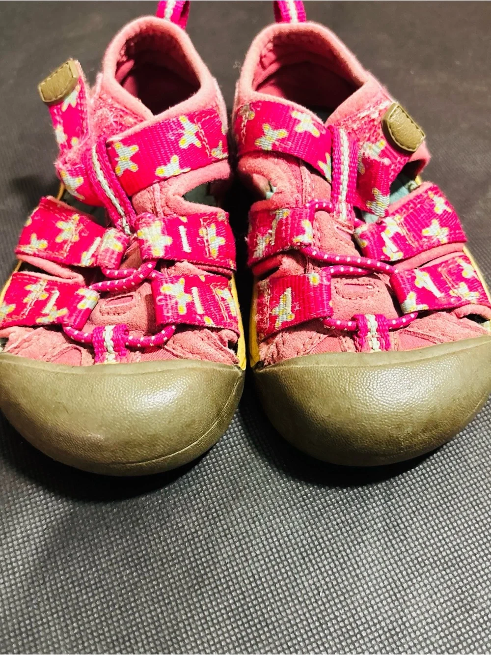 Girls Toddler Pink Keen Sandals With Blue Butterfly’s Size 8